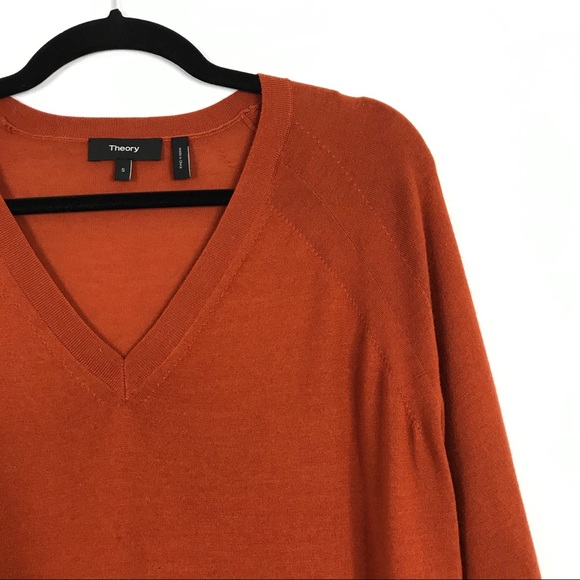 New Theory Relaxed Merino V-Neck Refine Sweater S - Picture 4 of 9